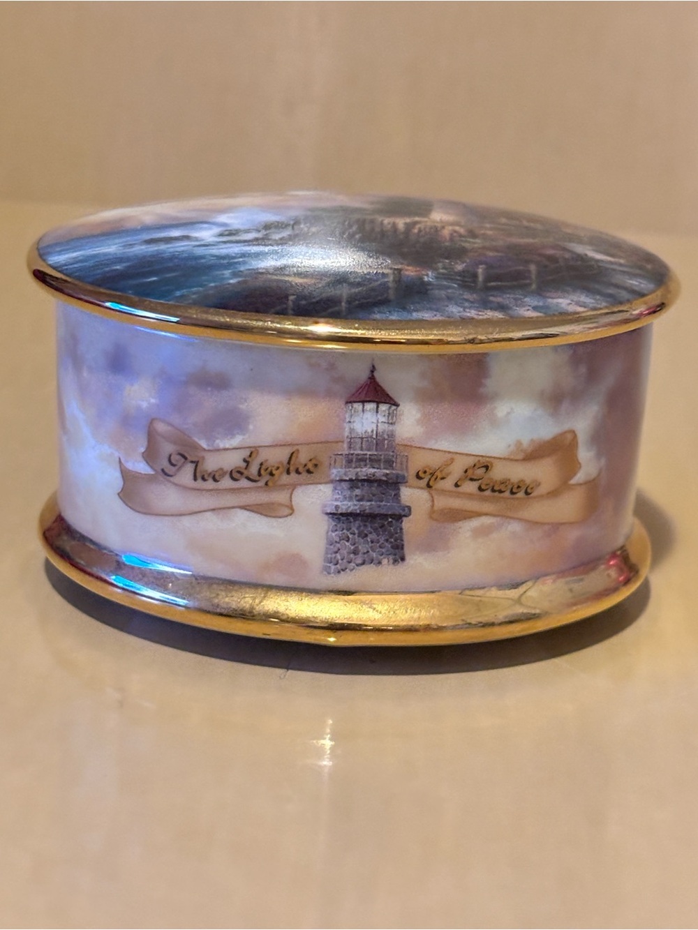Light of Peace Thomas Kinkade’s Guiding Light Music Box Collection. Lighthouses
